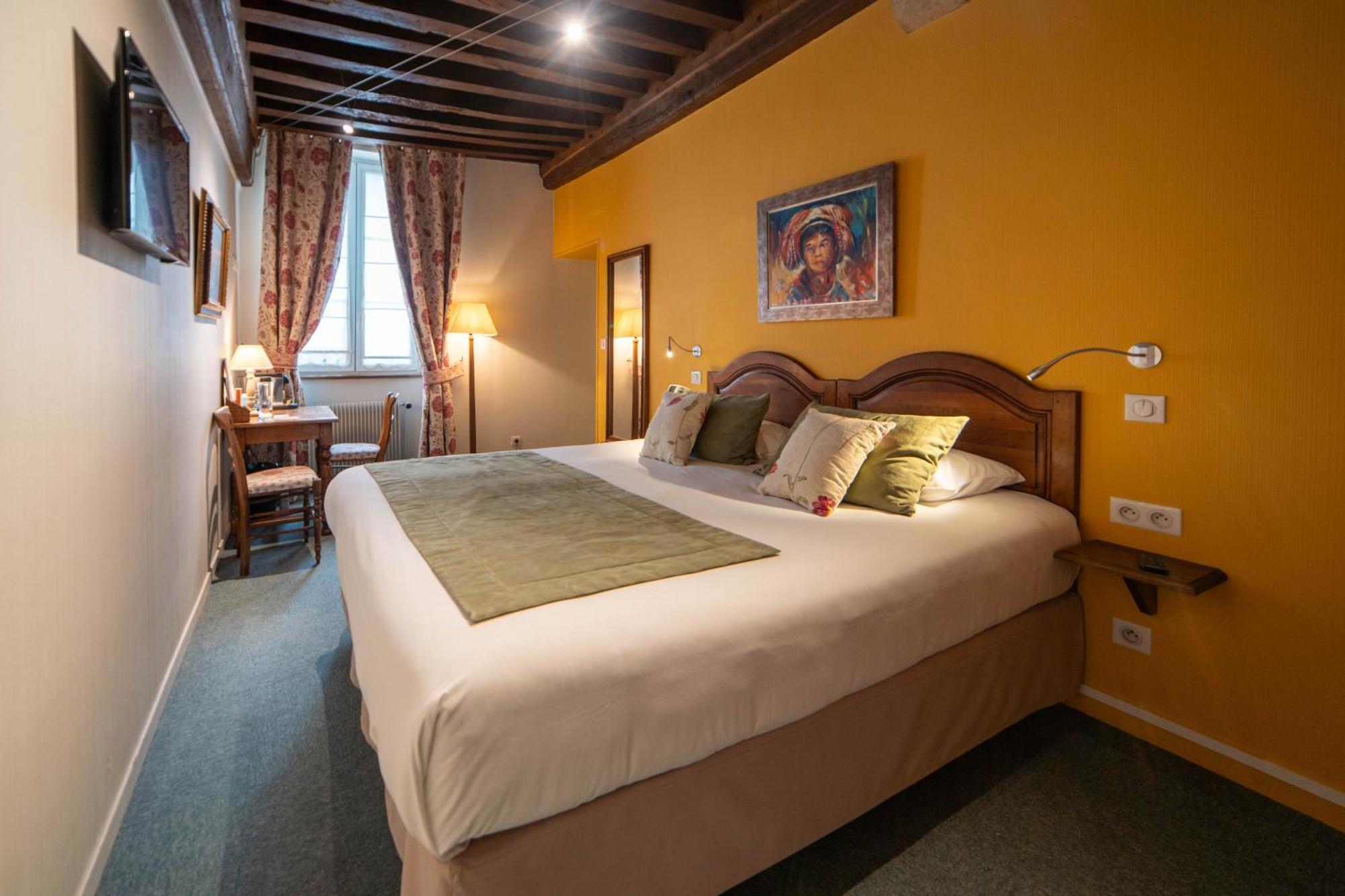 Hotel Wilson - Teritoria Дижон Екстериор снимка
